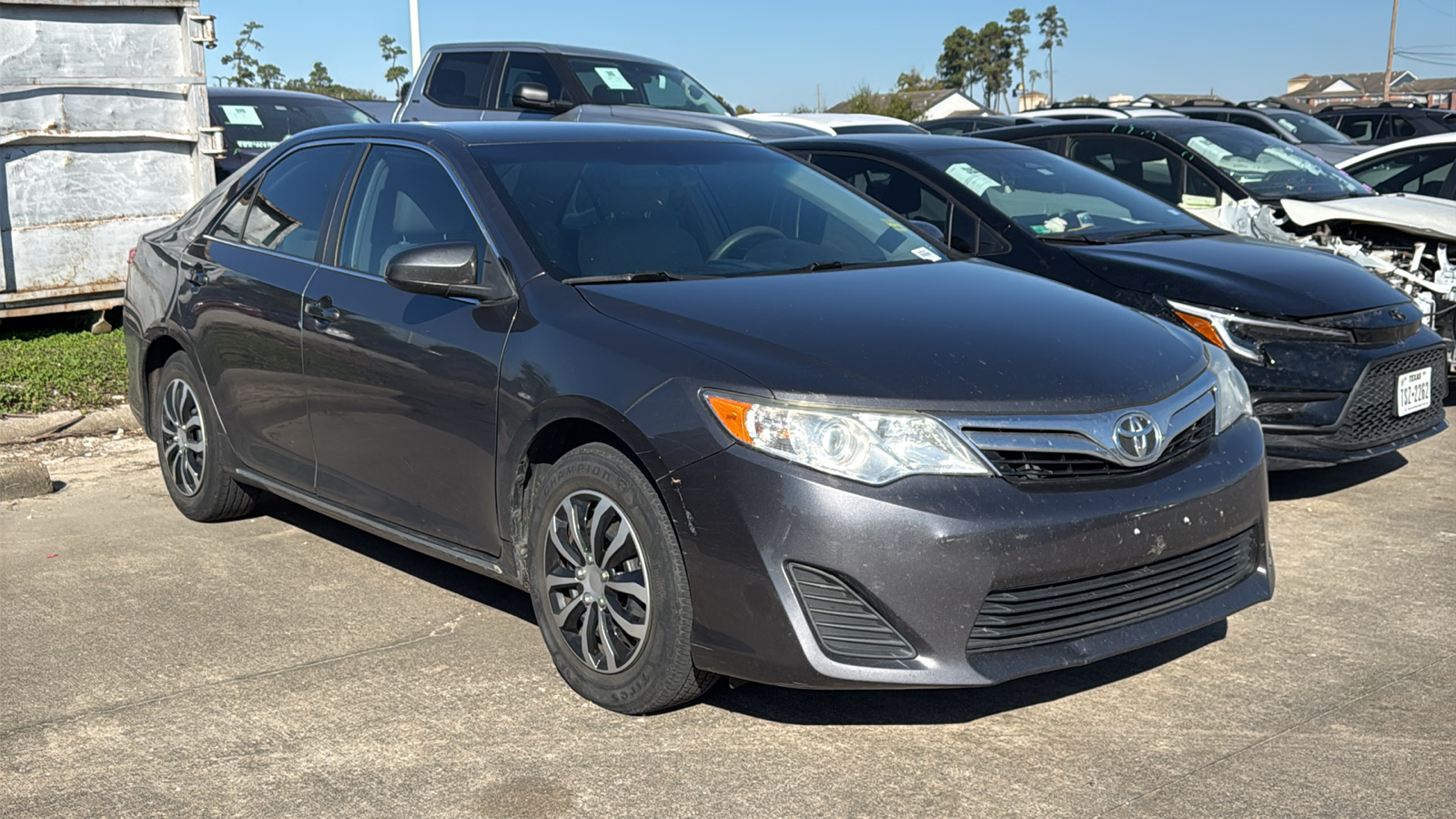 2014 Toyota Camry LE 2