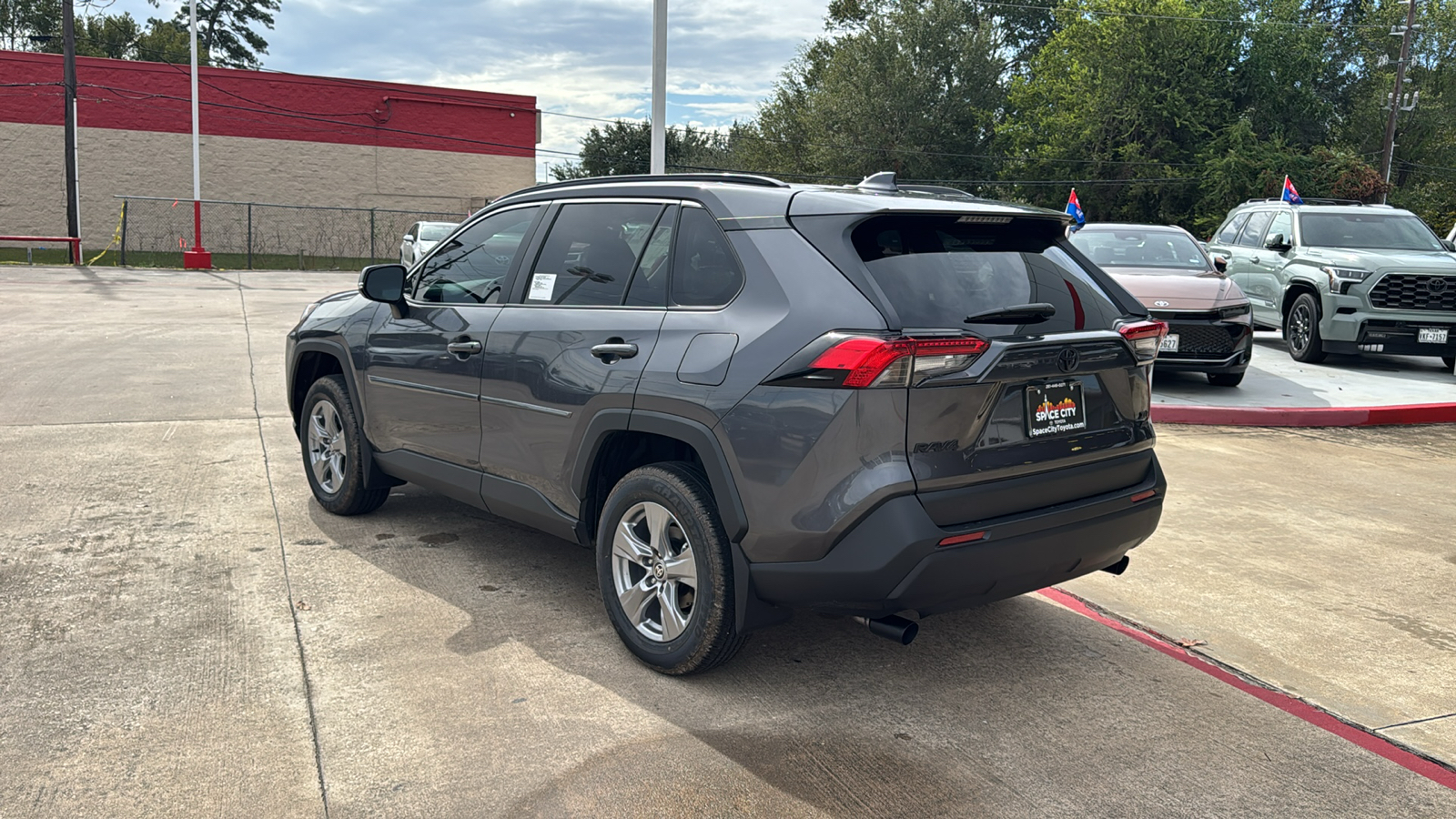 2024 Toyota RAV4 XLE 6