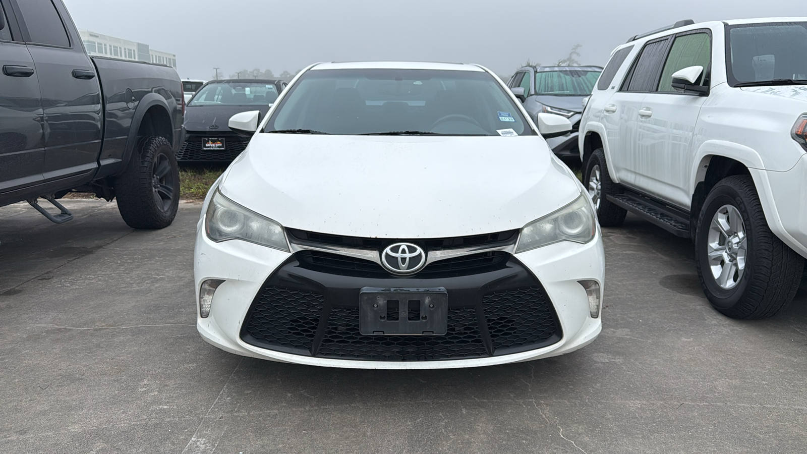 2015 Toyota Camry SE 3