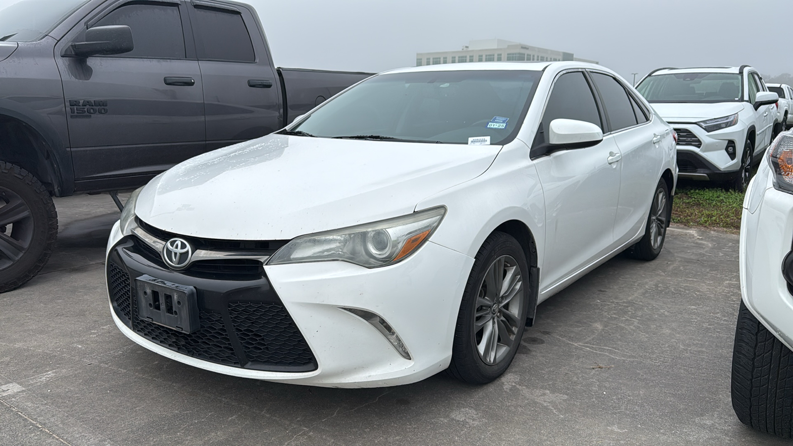 2015 Toyota Camry SE 4