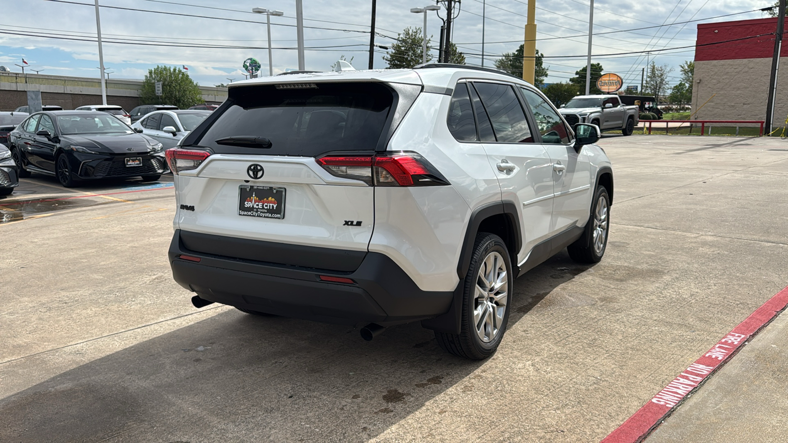 2024 Toyota RAV4 XLE Premium 8