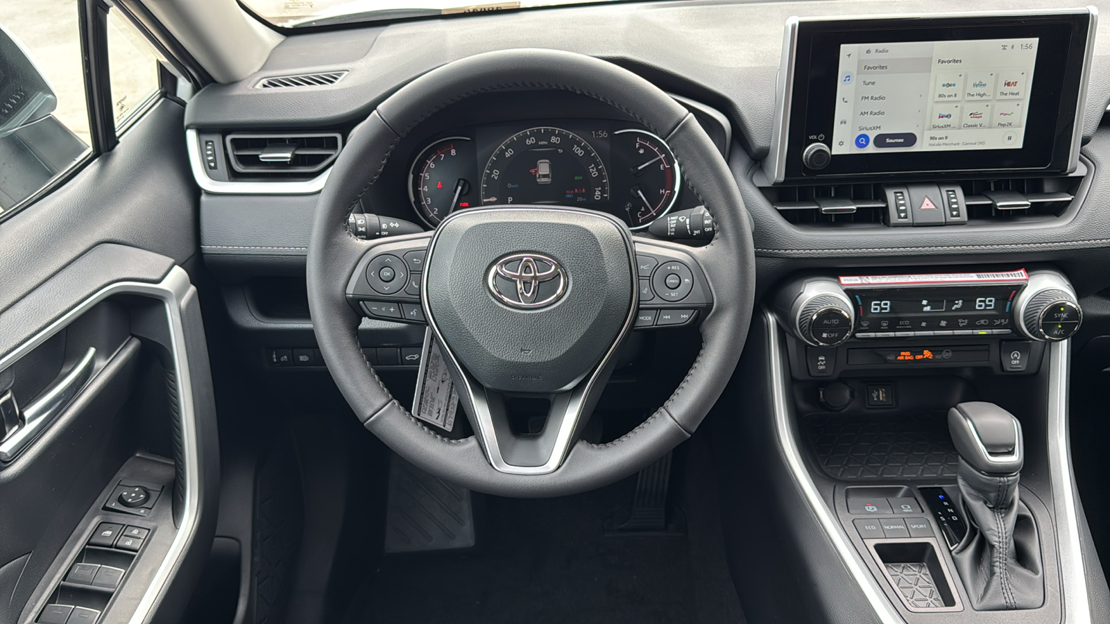 2024 Toyota RAV4 XLE Premium 18