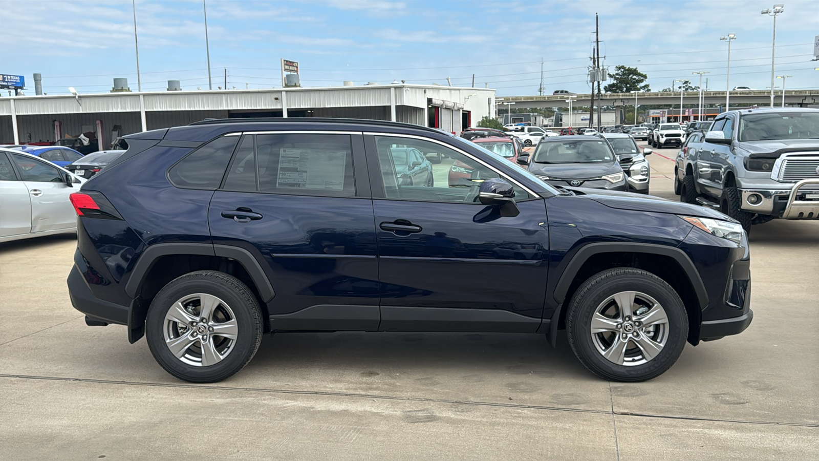 2024 Toyota RAV4 XLE 9