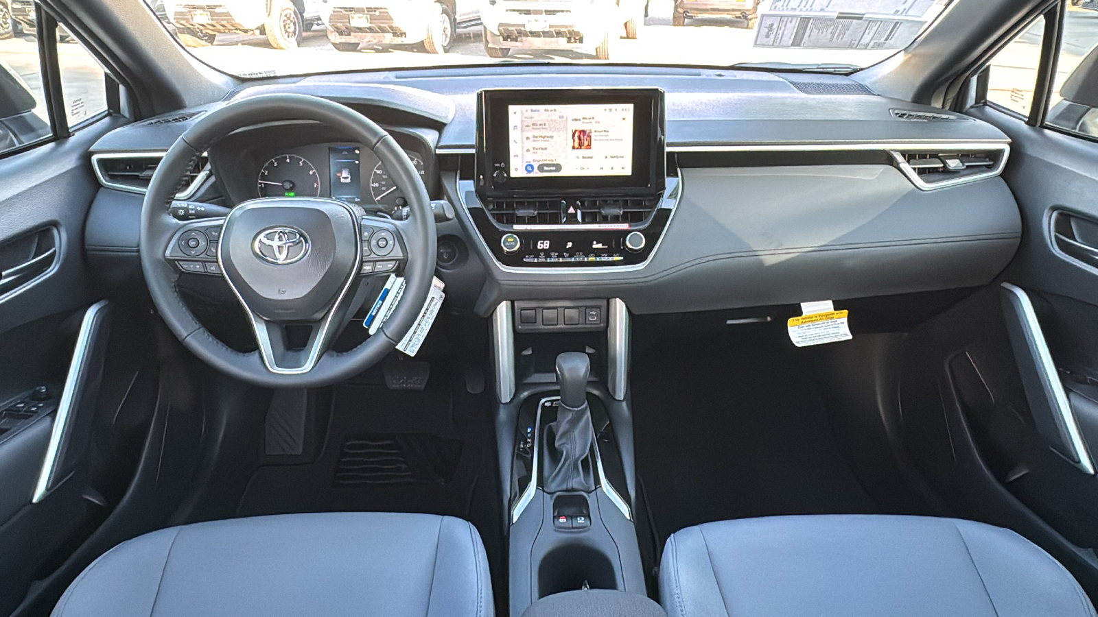 2024 Toyota Corolla Cross Hybrid SE 18