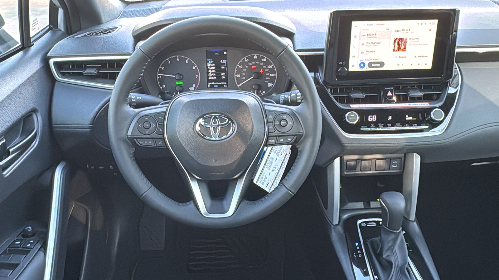 2024 Toyota Corolla Cross Hybrid SE 19