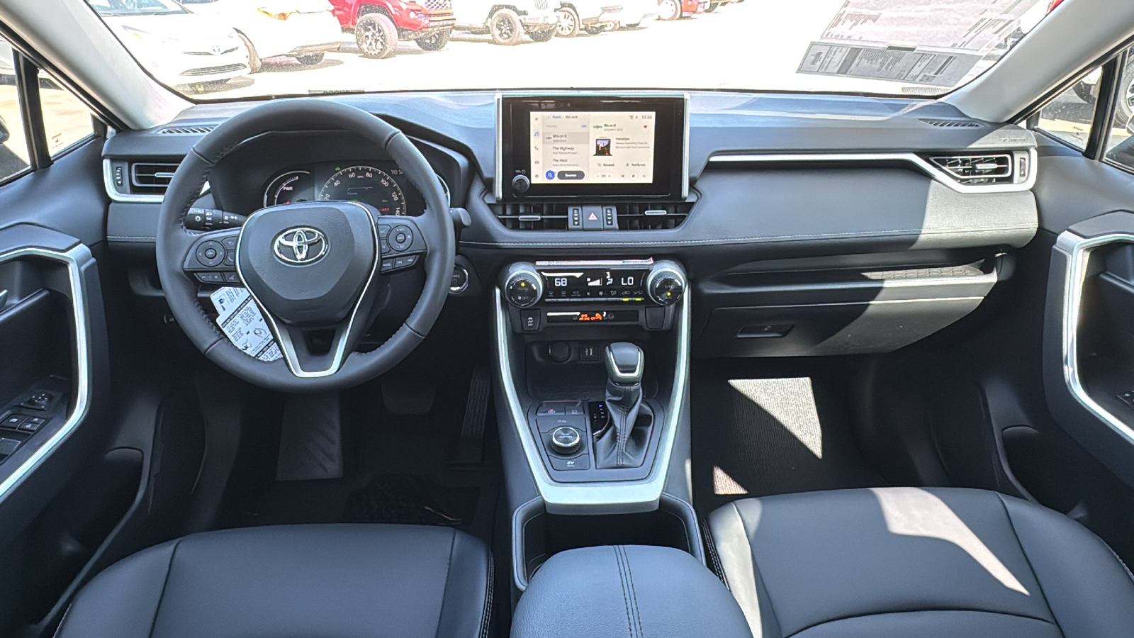 2024 Toyota RAV4 Hybrid XLE Premium 18