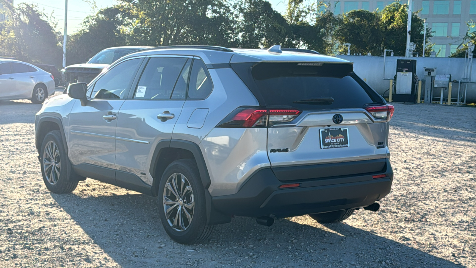 2024 Toyota RAV4 Hybrid XLE Premium 6