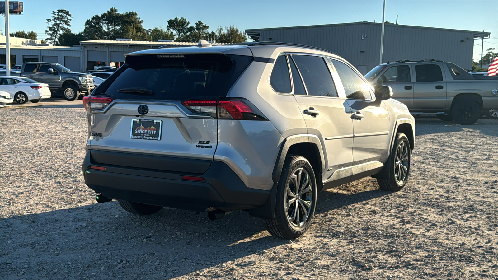 2024 Toyota RAV4 Hybrid XLE Premium 8