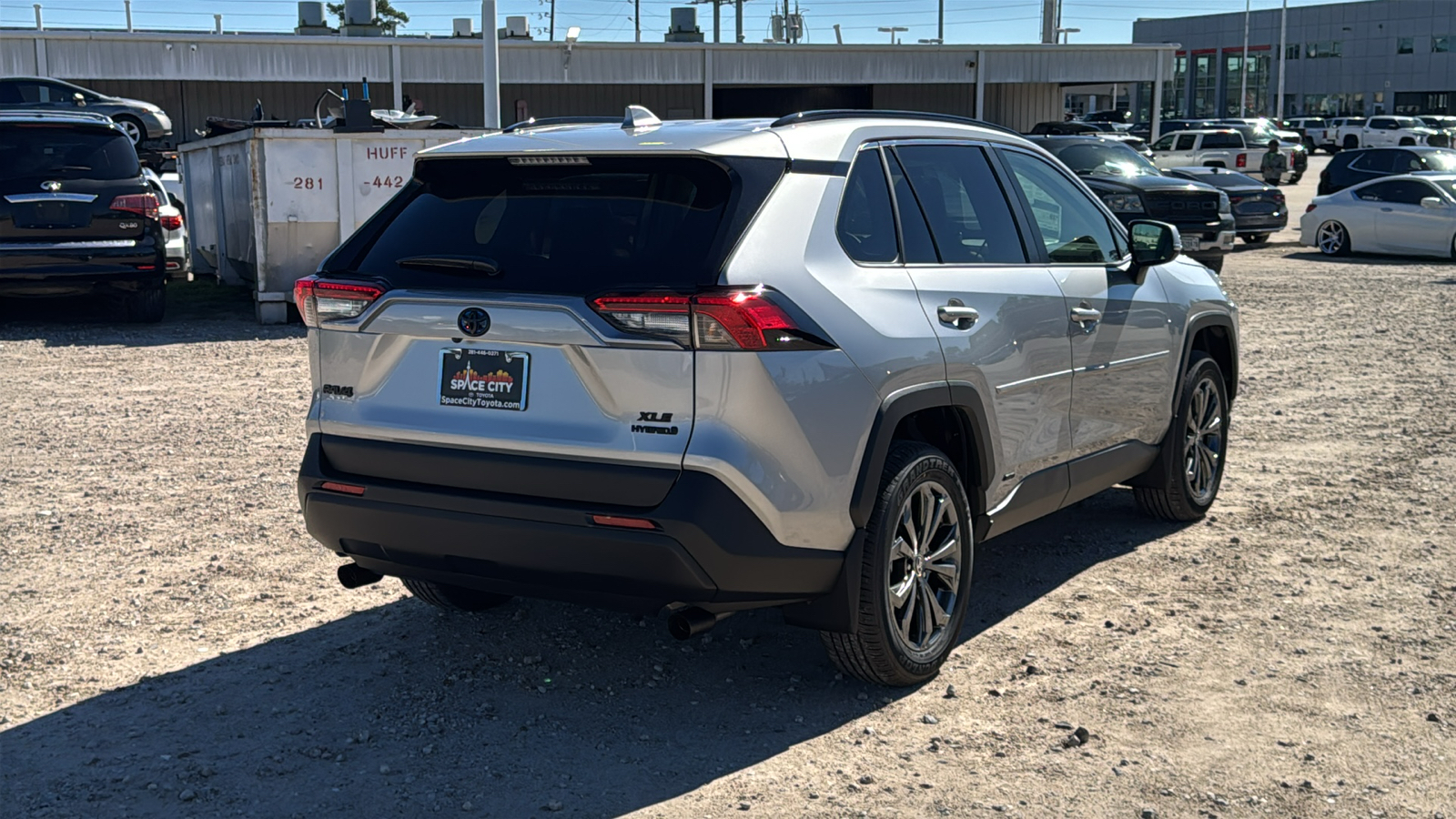 2024 Toyota RAV4 Hybrid XLE Premium 8