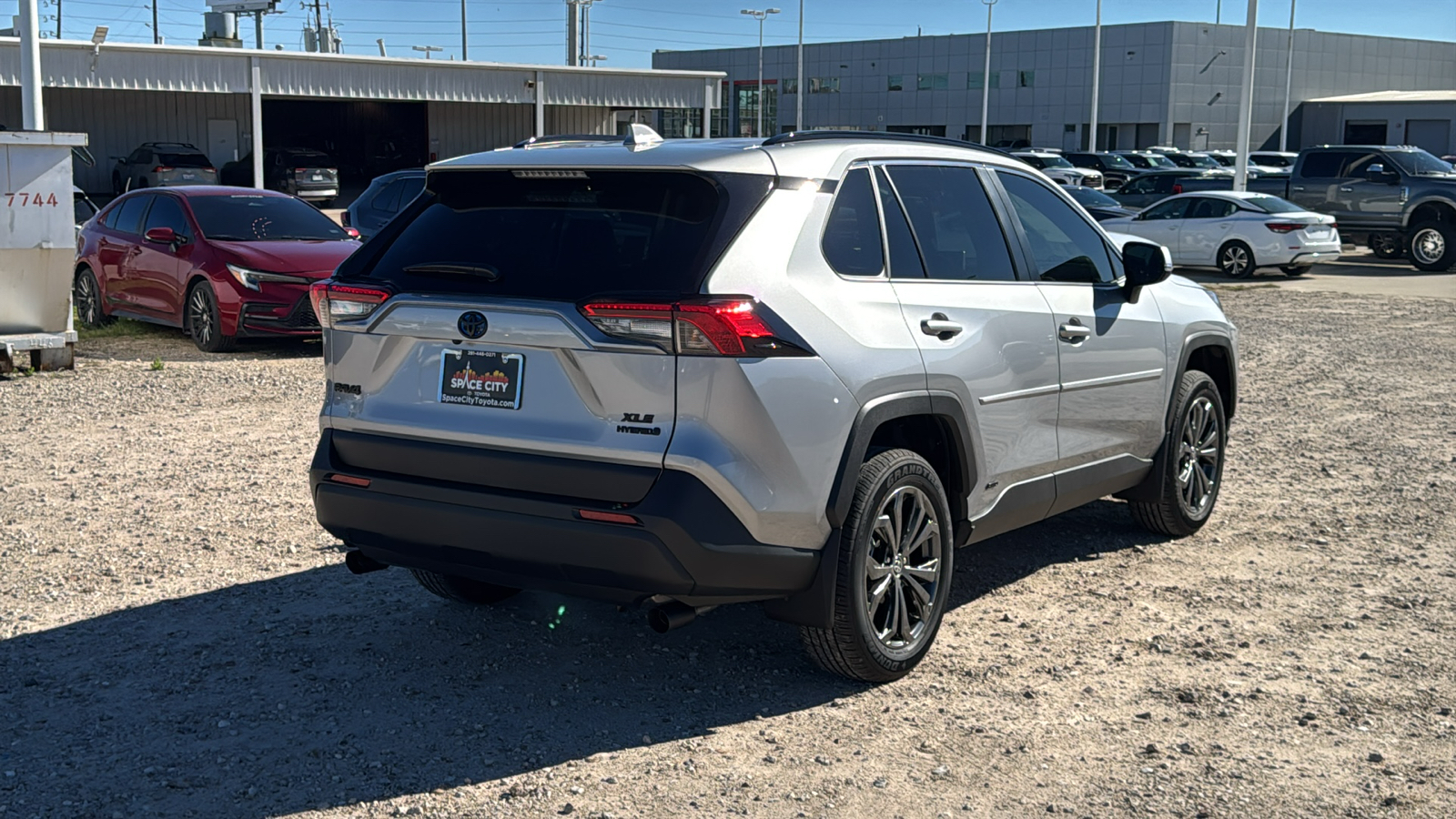 2024 Toyota RAV4 Hybrid XLE Premium 8