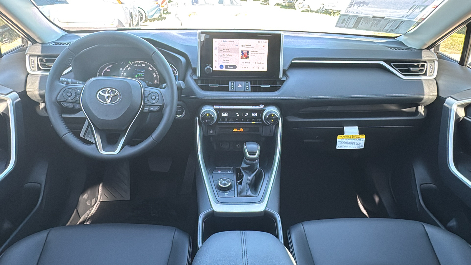 2024 Toyota RAV4 Hybrid XLE Premium 18