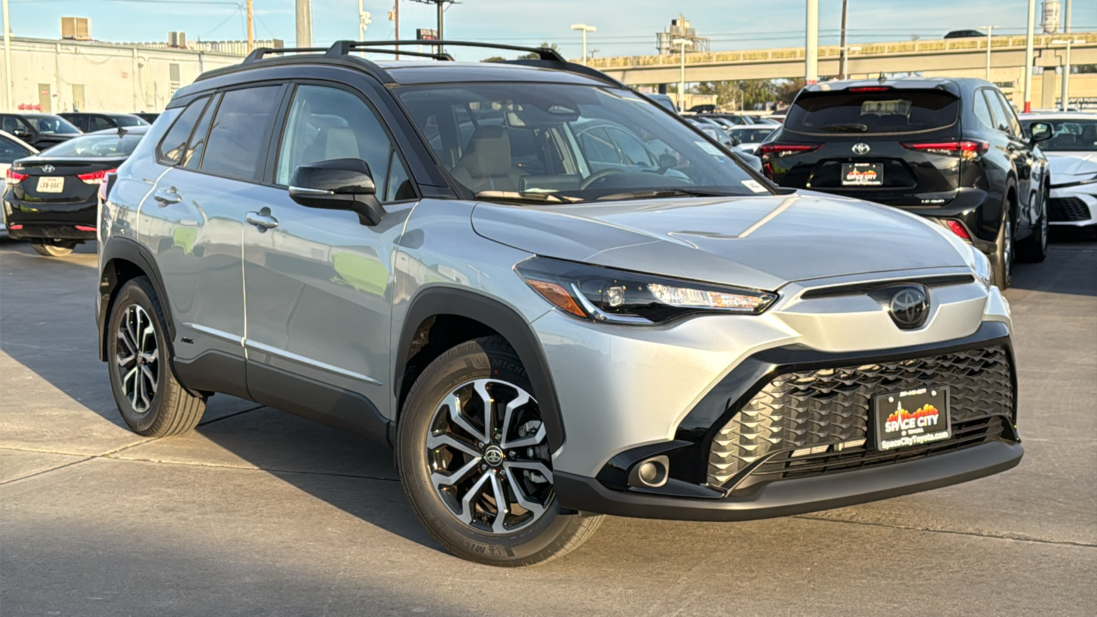 2024 Toyota Corolla Cross Hybrid SE 2