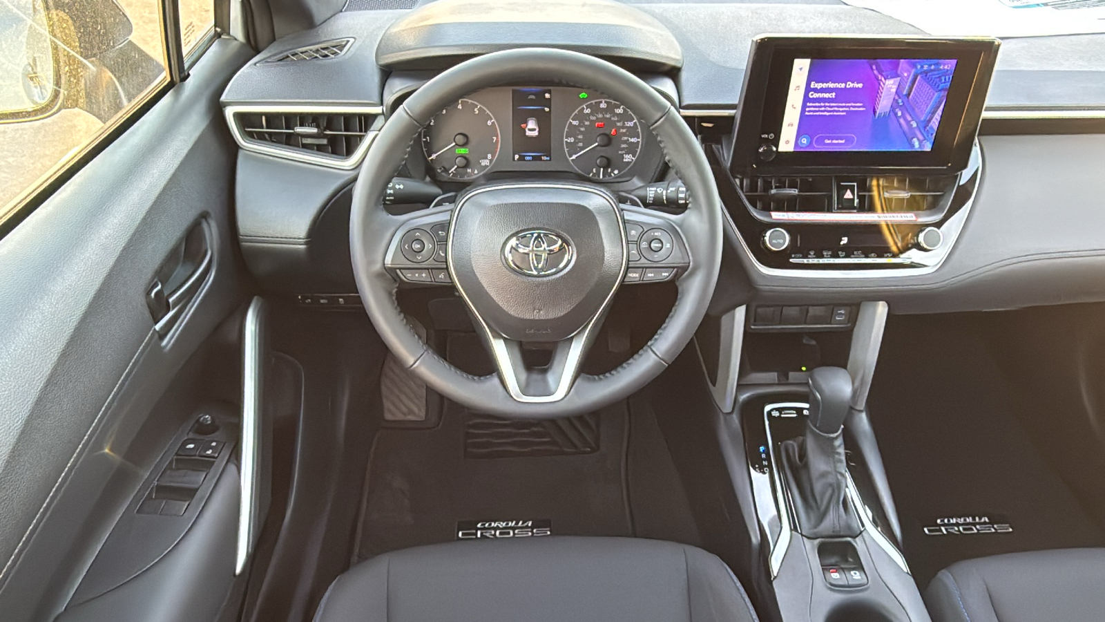 2024 Toyota Corolla Cross Hybrid SE 18