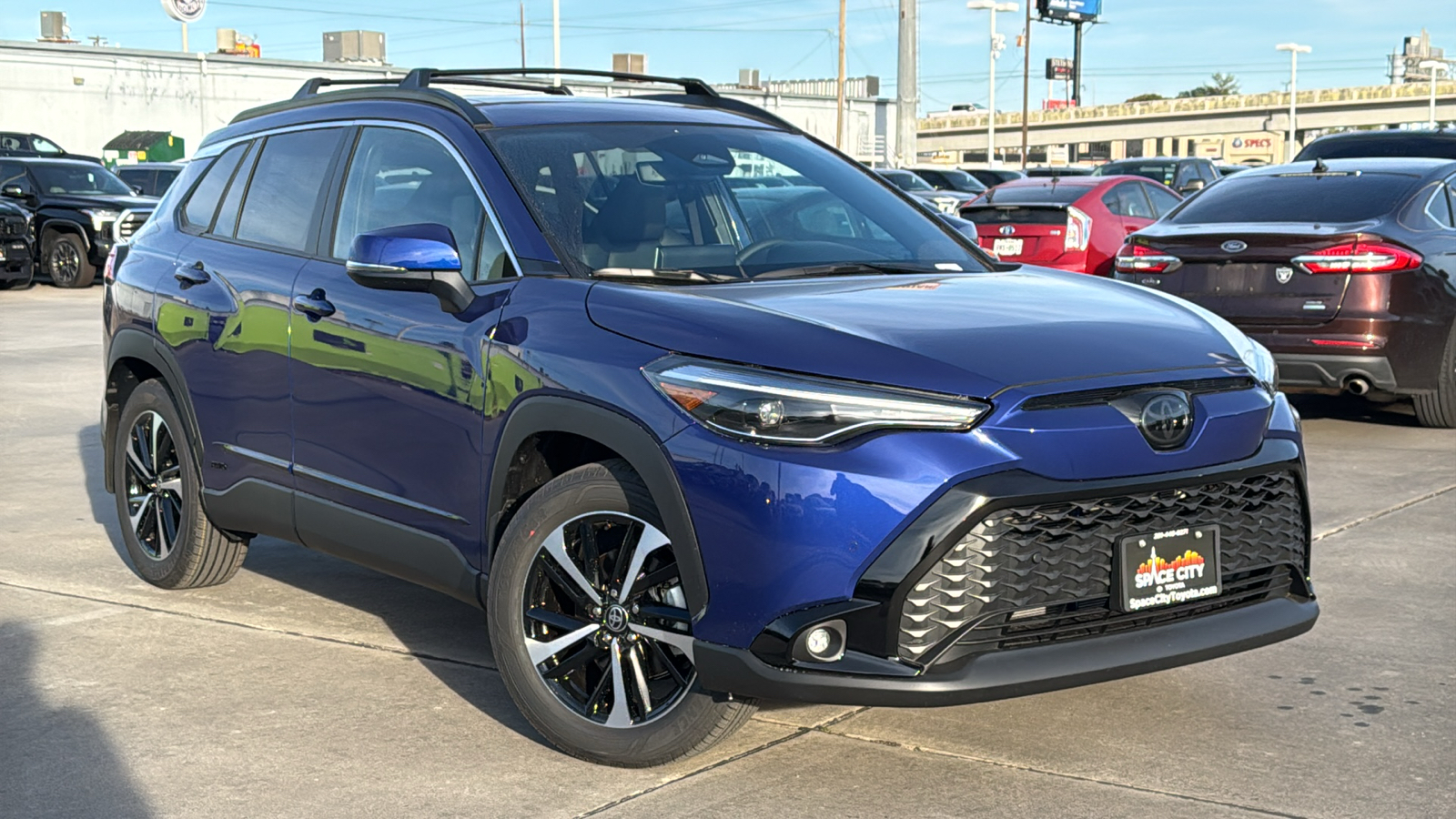 2024 Toyota Corolla Cross Hybrid XSE 2