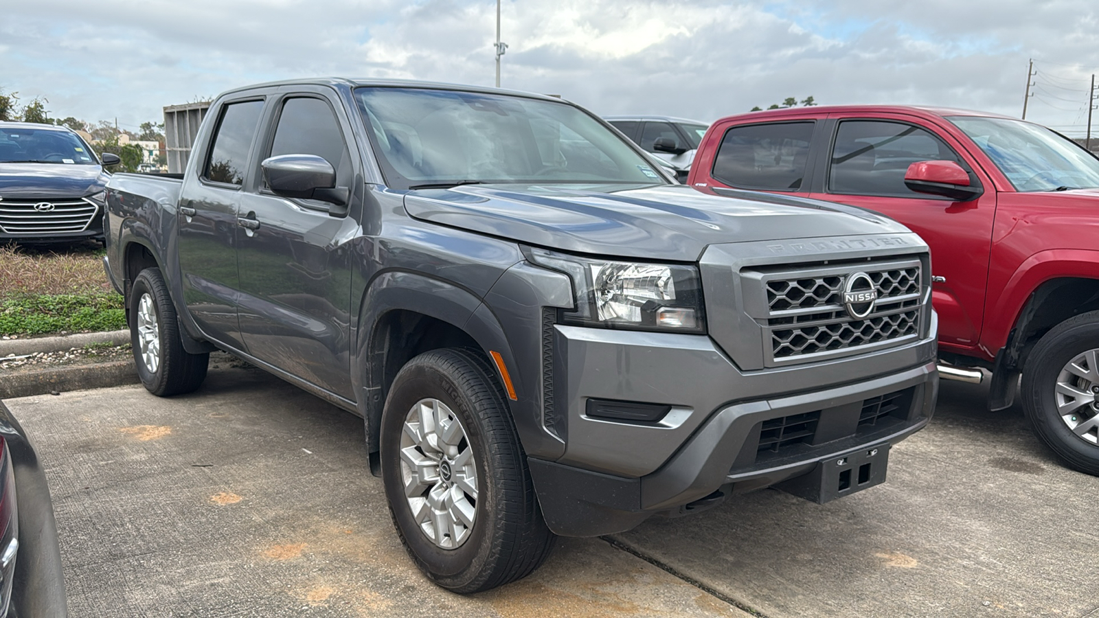 2022 Nissan Frontier SV 2