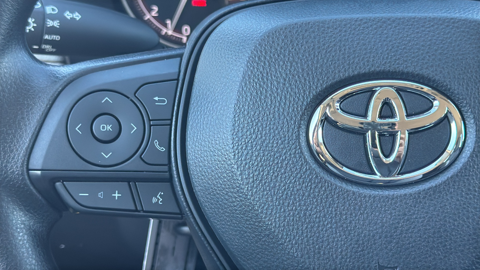 2024 Toyota RAV4 XLE 21