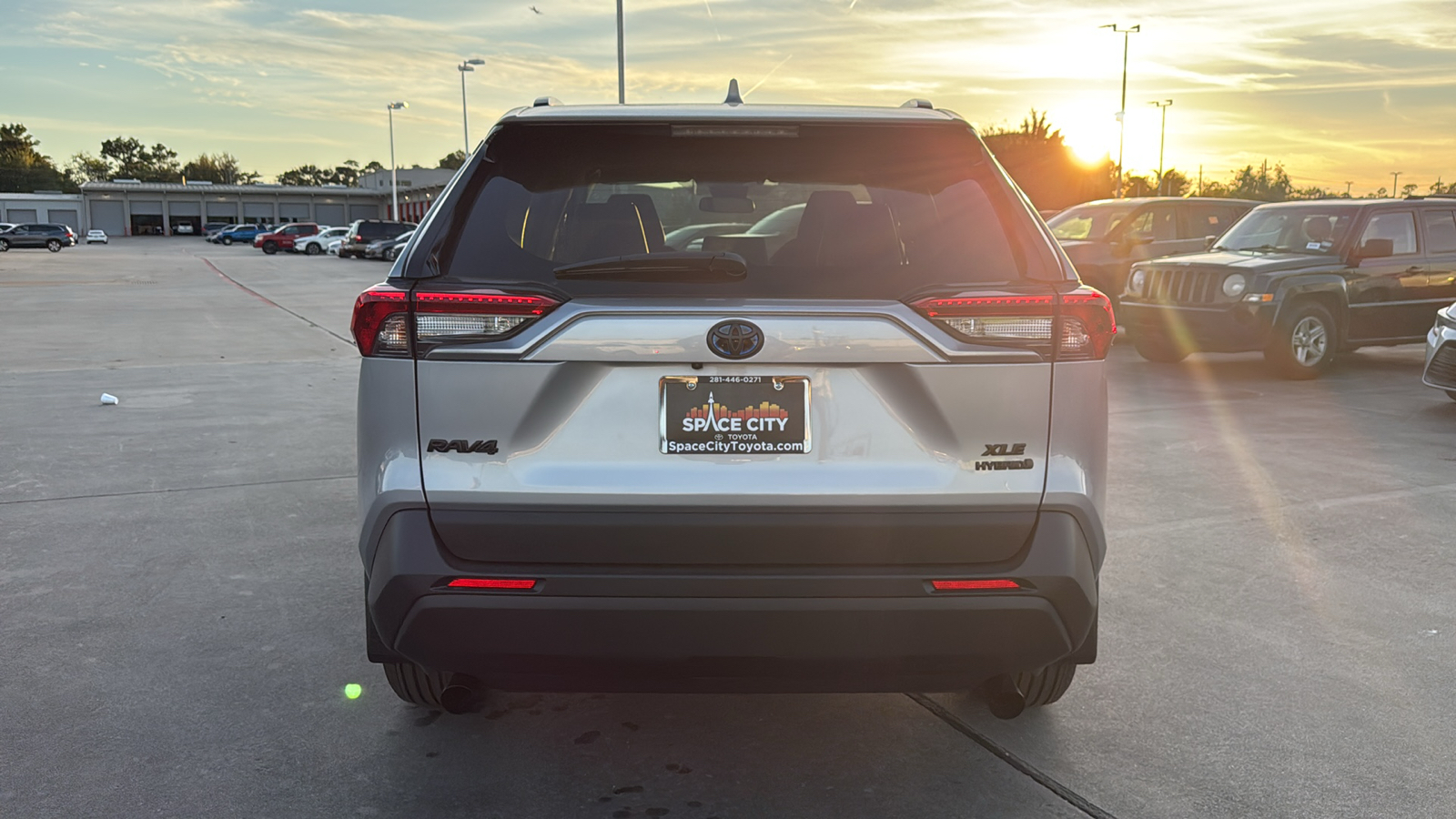 2024 Toyota RAV4 Hybrid XLE Premium 7