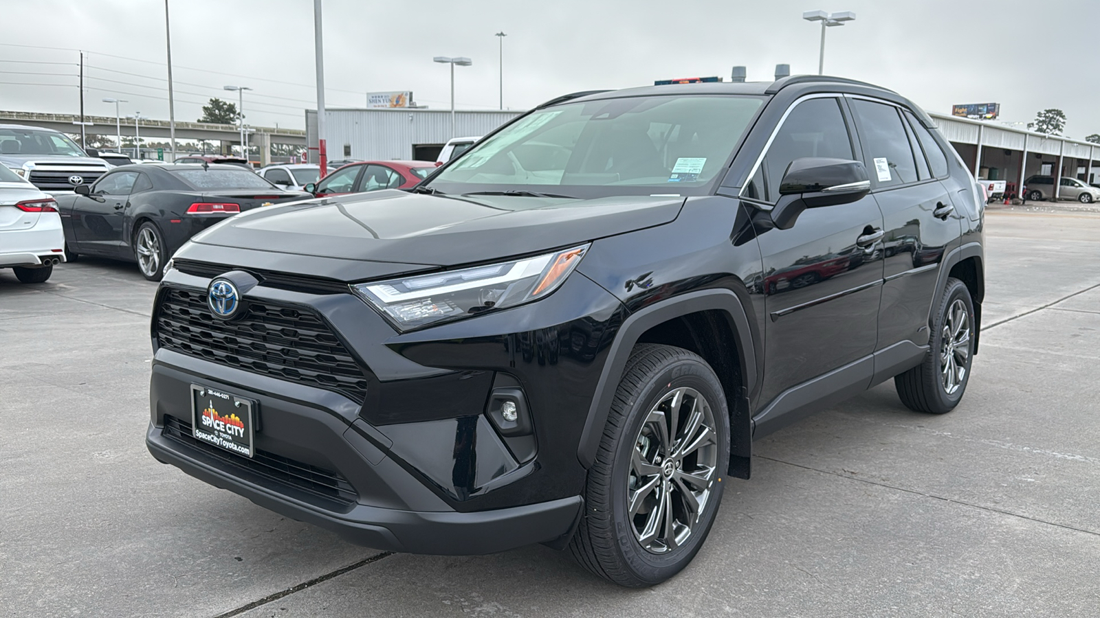 2024 Toyota RAV4 Hybrid XLE Premium 3