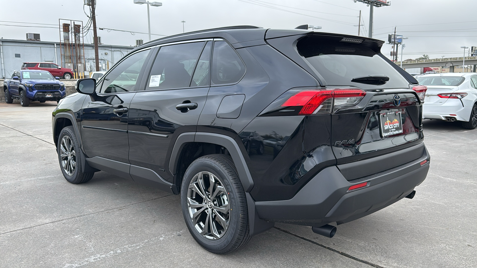 2024 Toyota RAV4 Hybrid XLE Premium 5