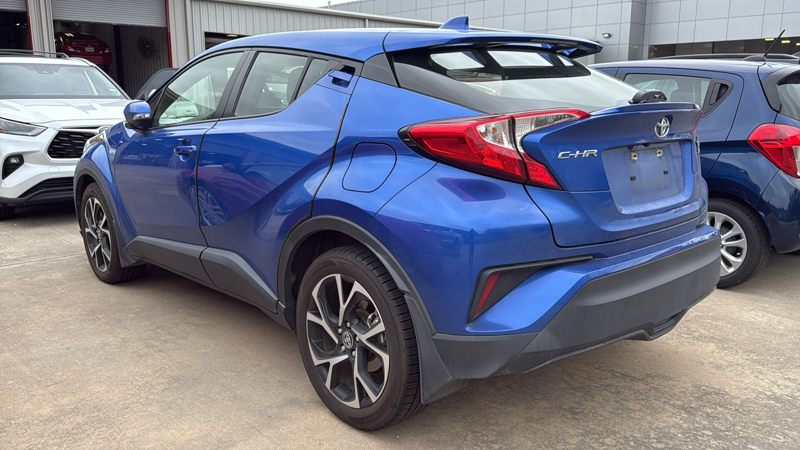 2021 Toyota C-HR LE 4