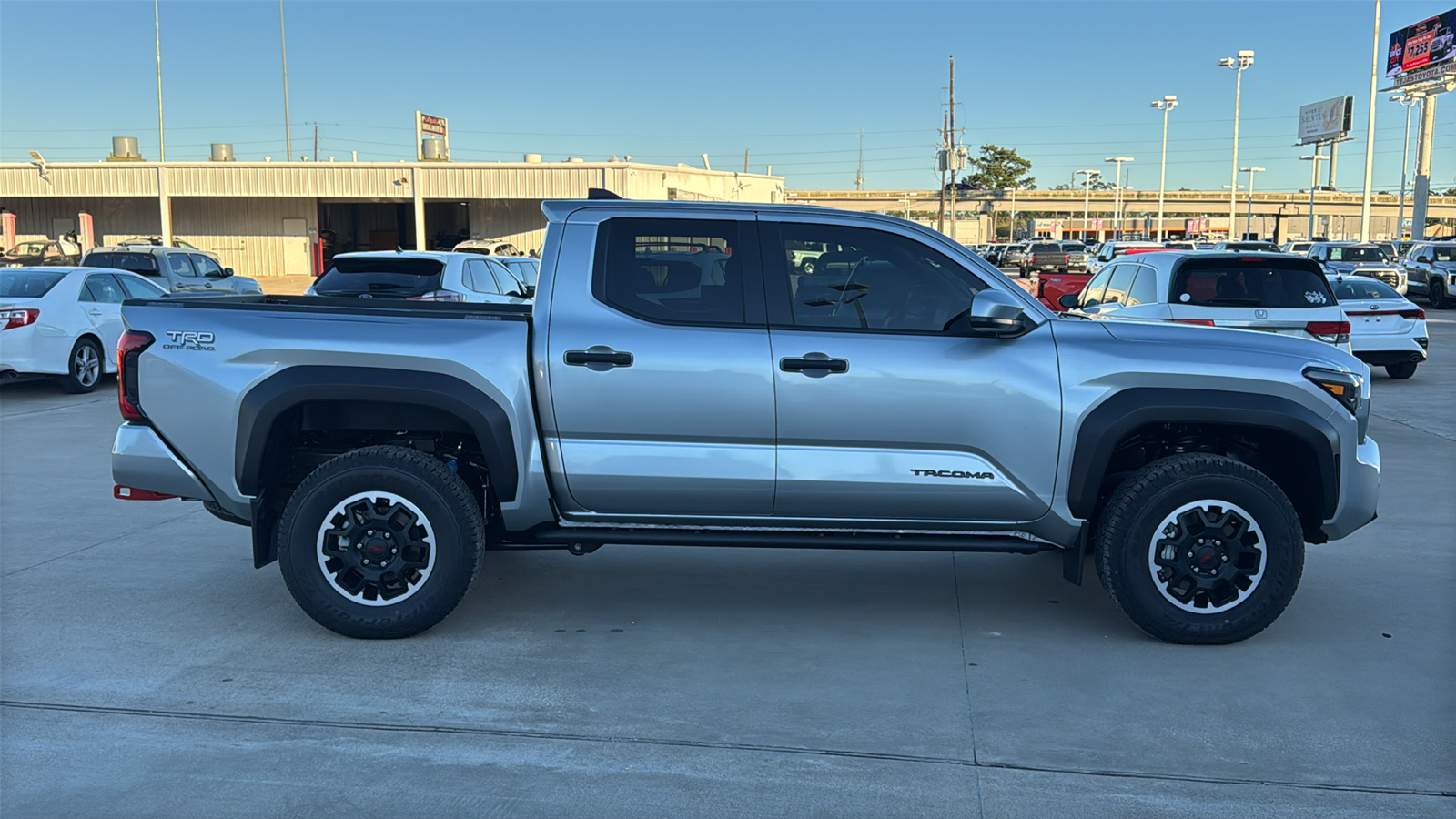 2024 Toyota Tacoma TRD Off-Road 9