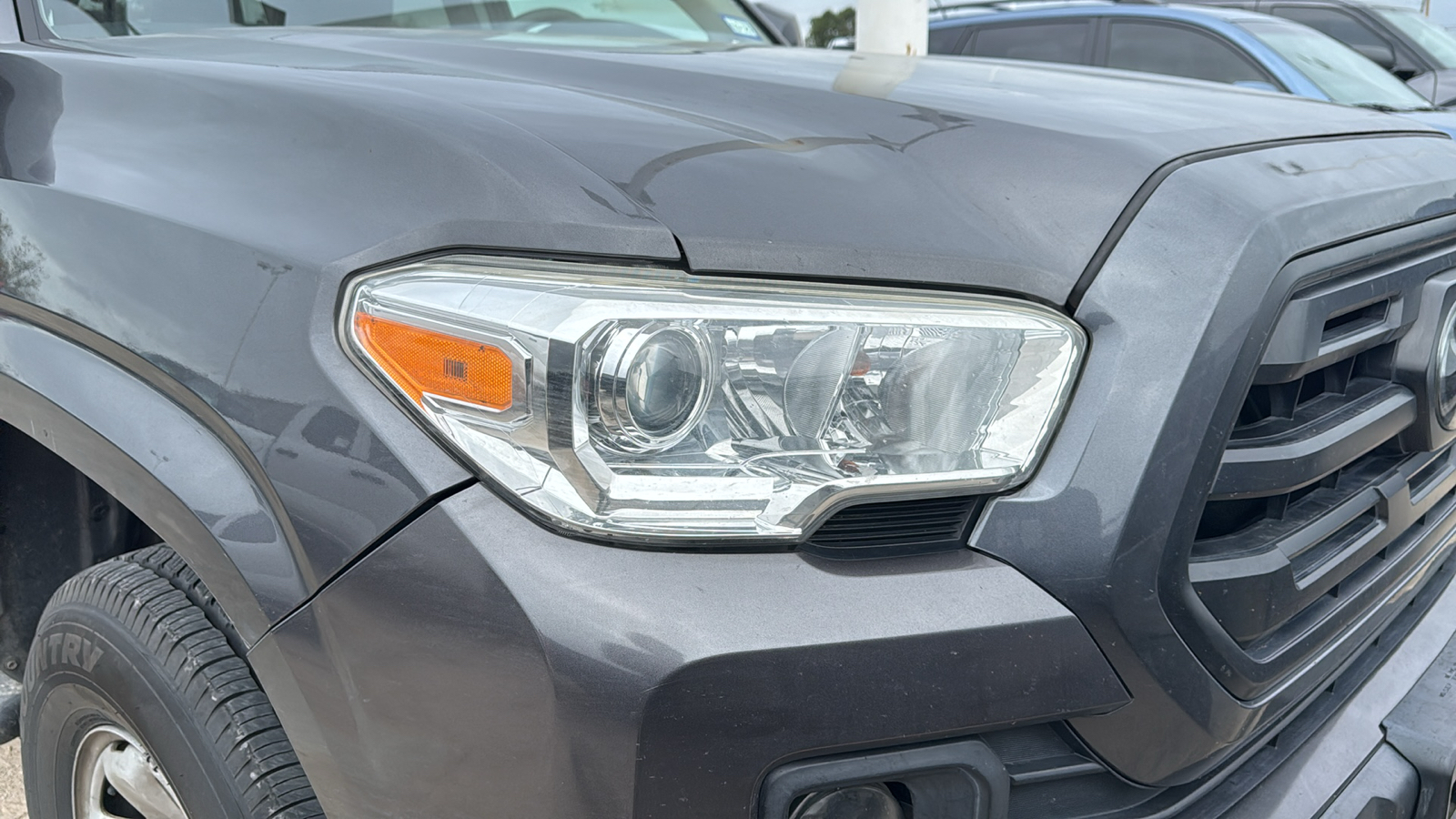 2019 Toyota Tacoma SR 9