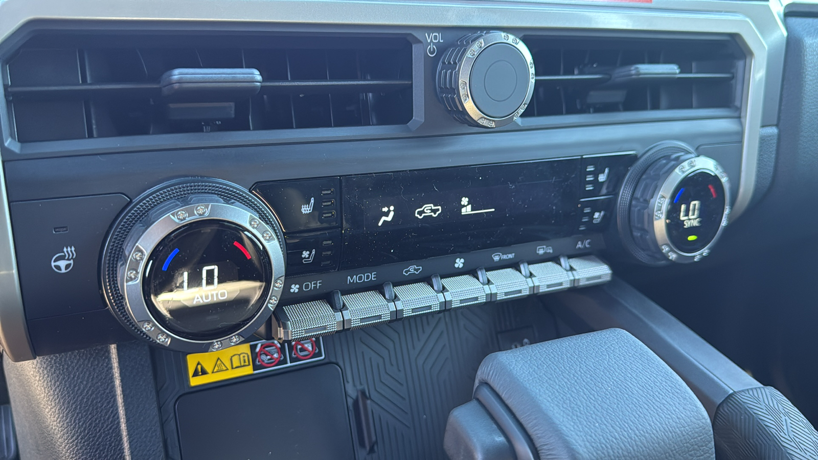 2024 Toyota Tacoma Hybrid  27