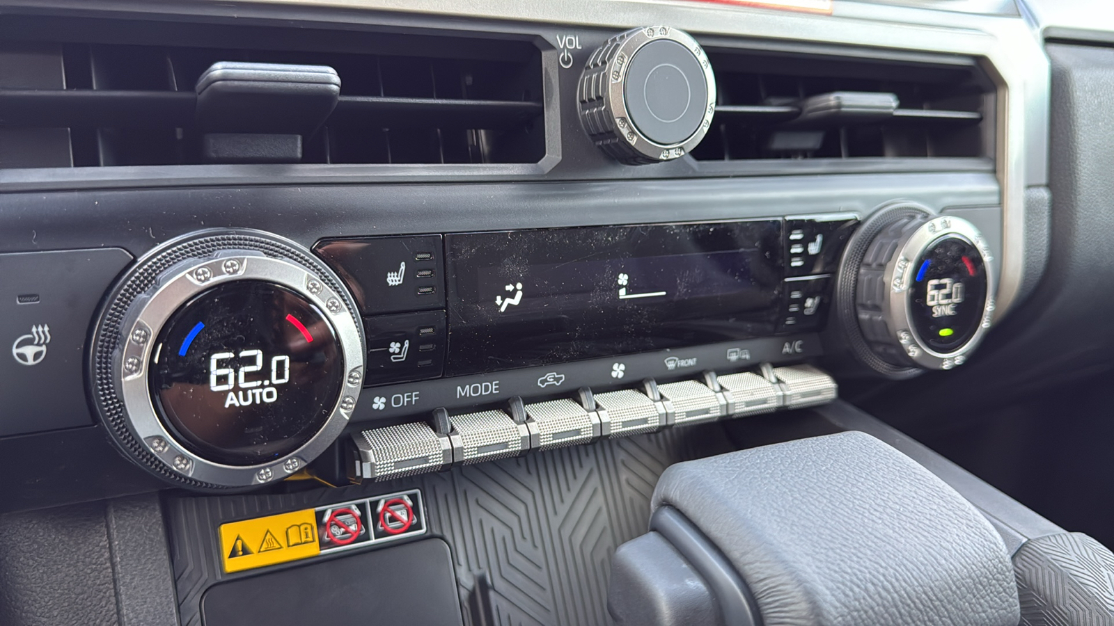 2024 Toyota Tacoma Hybrid  26