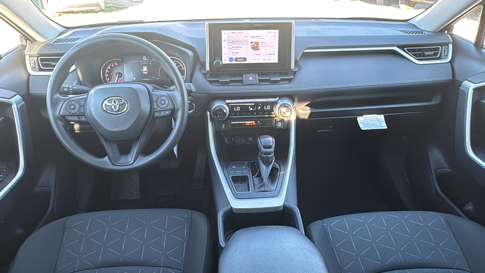 2024 Toyota RAV4 XLE 17