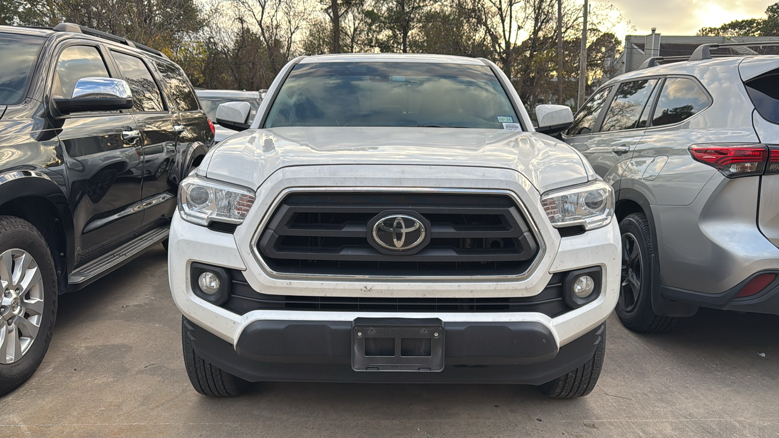 2023 Toyota Tacoma SR5 3