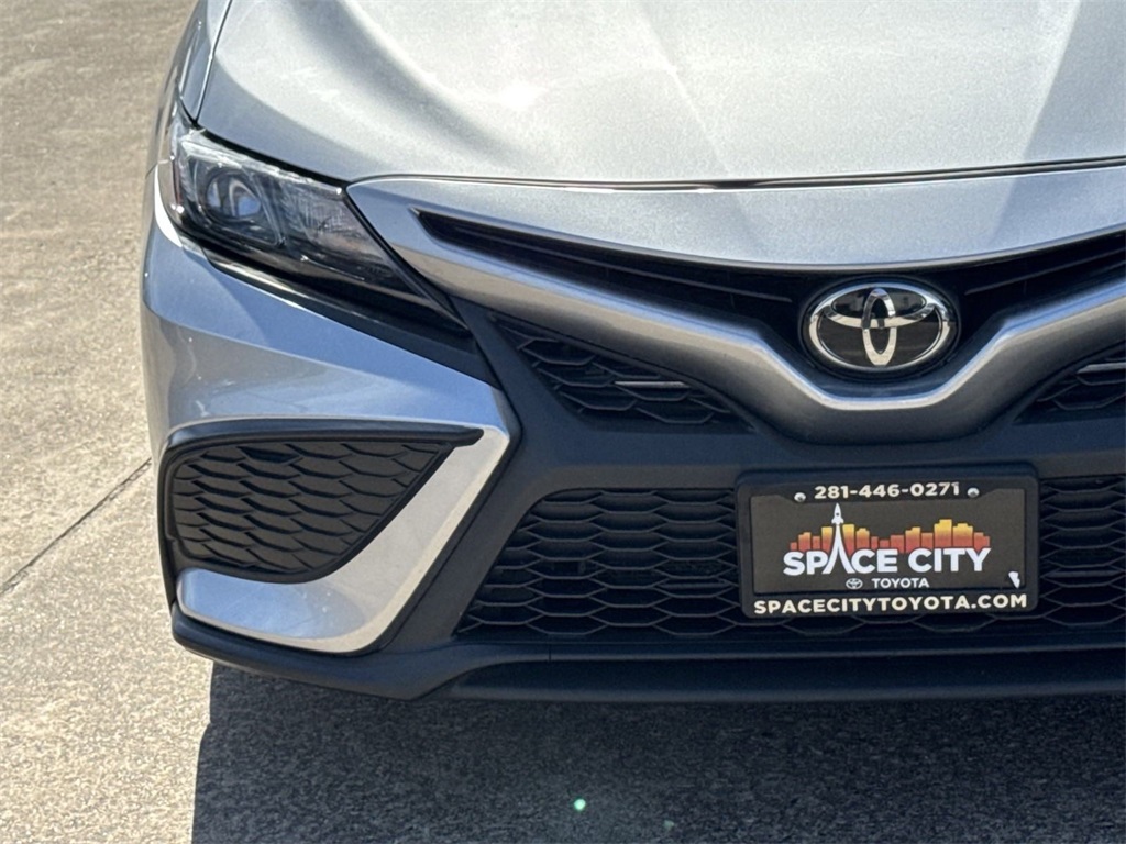 2022 Toyota Camry SE 11