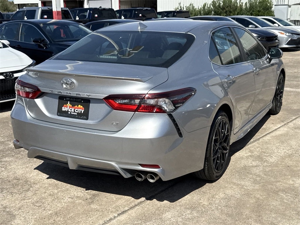 2022 Toyota Camry SE 13