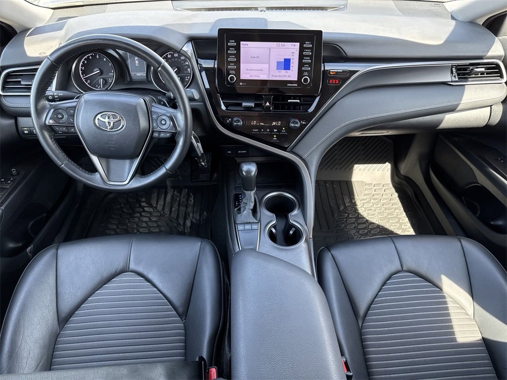 2022 Toyota Camry SE 17