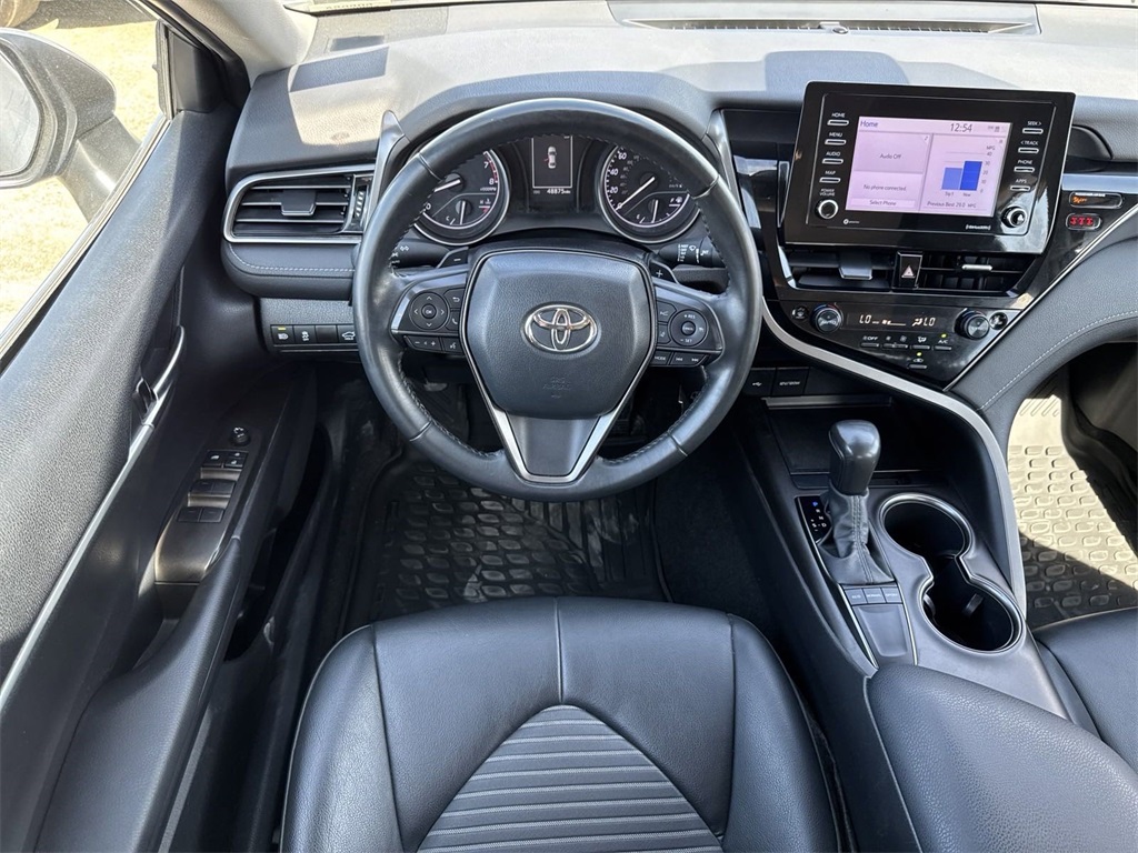 2022 Toyota Camry SE 18