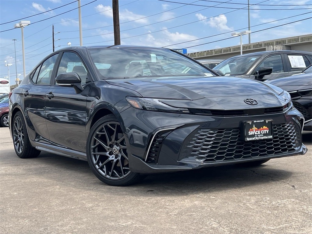 2025 Toyota Camry XSE 2