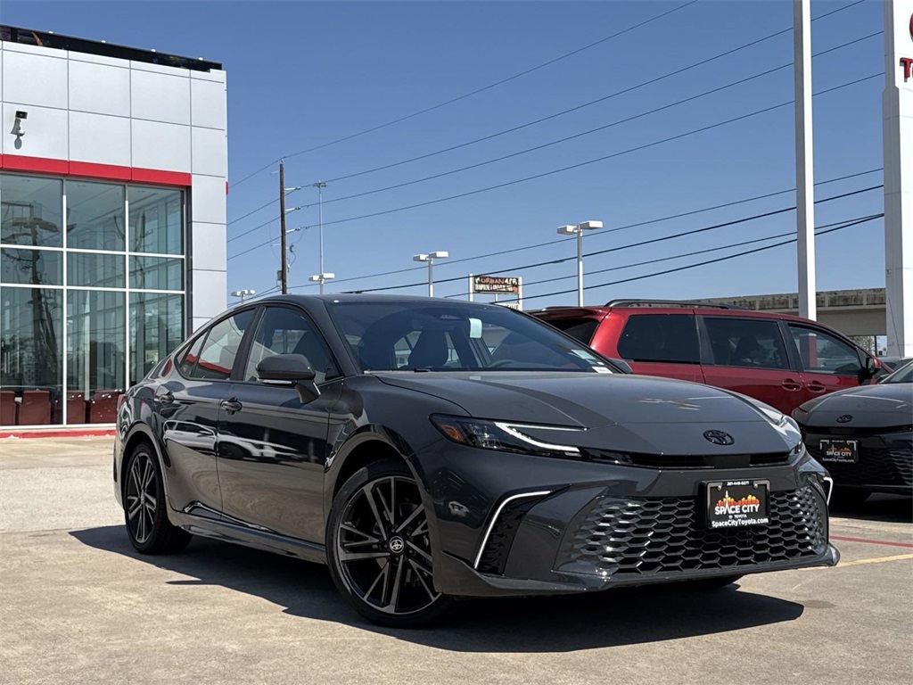 2025 Toyota Camry XSE 2