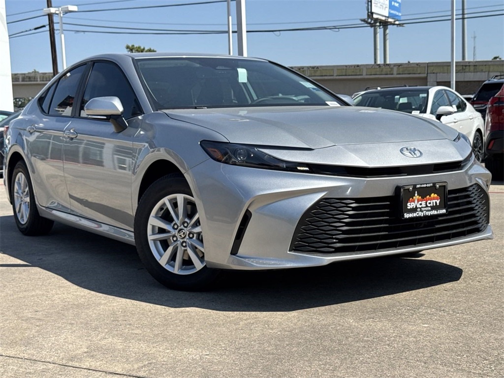 2025 Toyota Camry LE 2