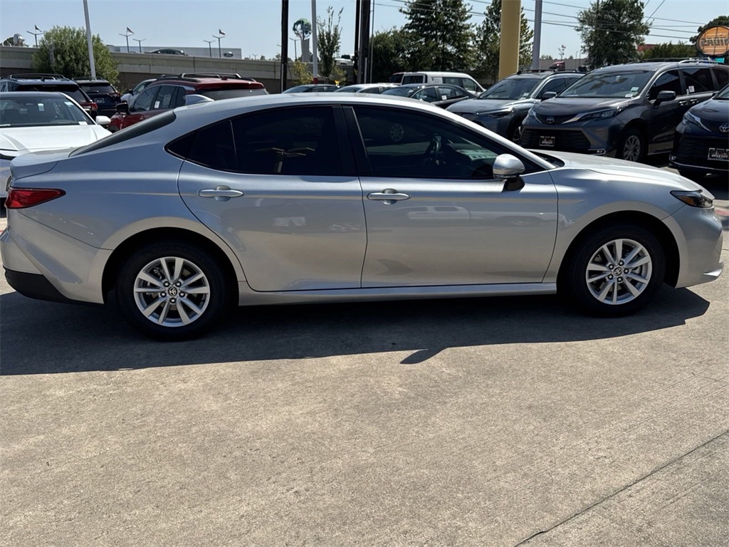 2025 Toyota Camry LE 7