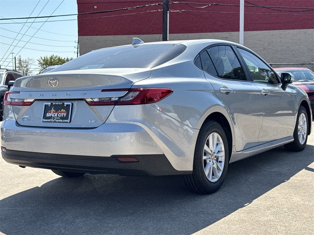 2025 Toyota Camry LE 8