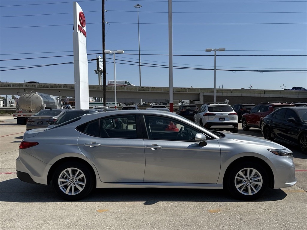 2025 Toyota Camry LE 7