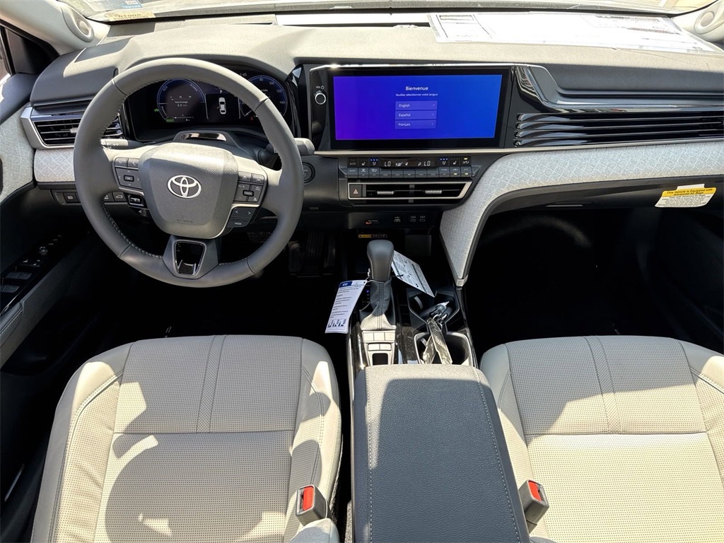 2025 Toyota Camry XLE 11