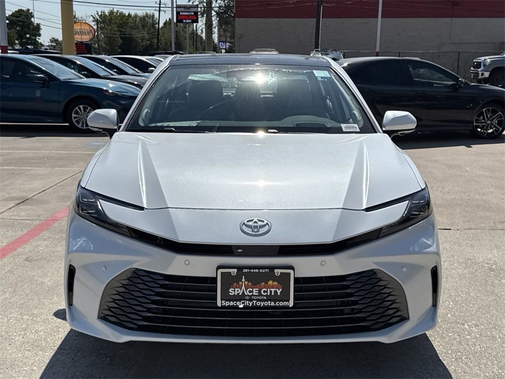 2025 Toyota Camry XLE 4