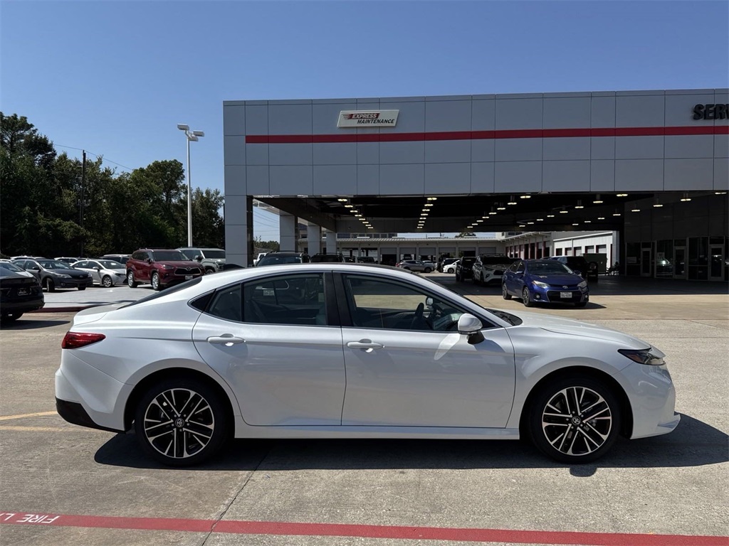 2025 Toyota Camry XLE 7