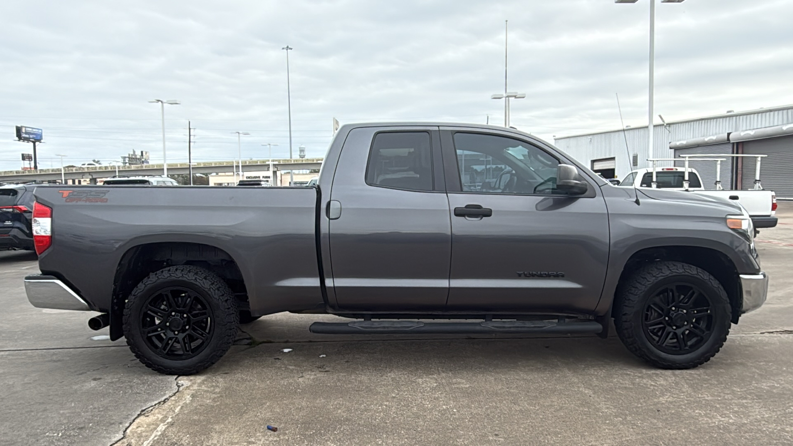 2018 Toyota Tundra SR5 8