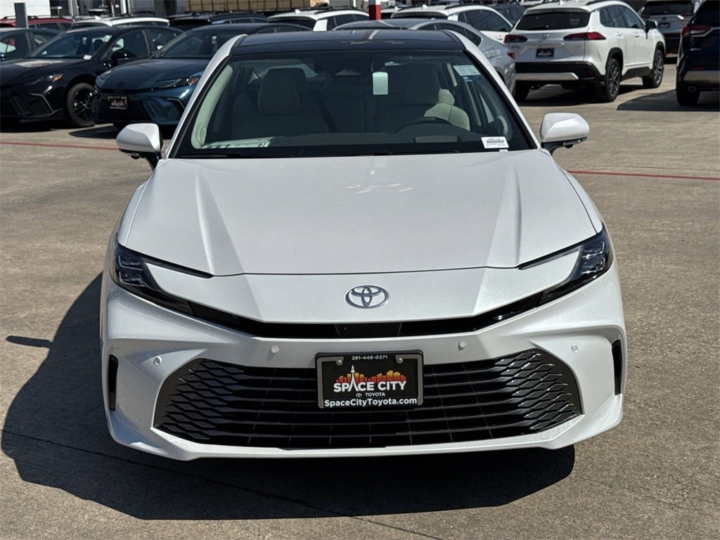 2025 Toyota Camry XLE 4