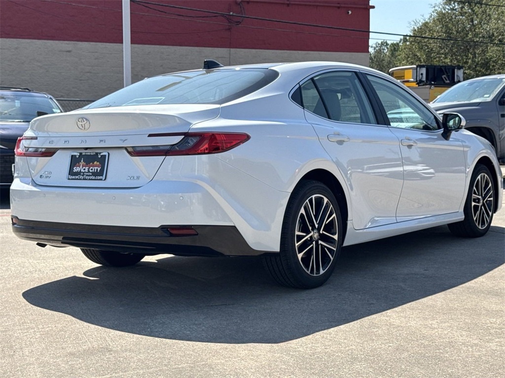 2025 Toyota Camry XLE 8