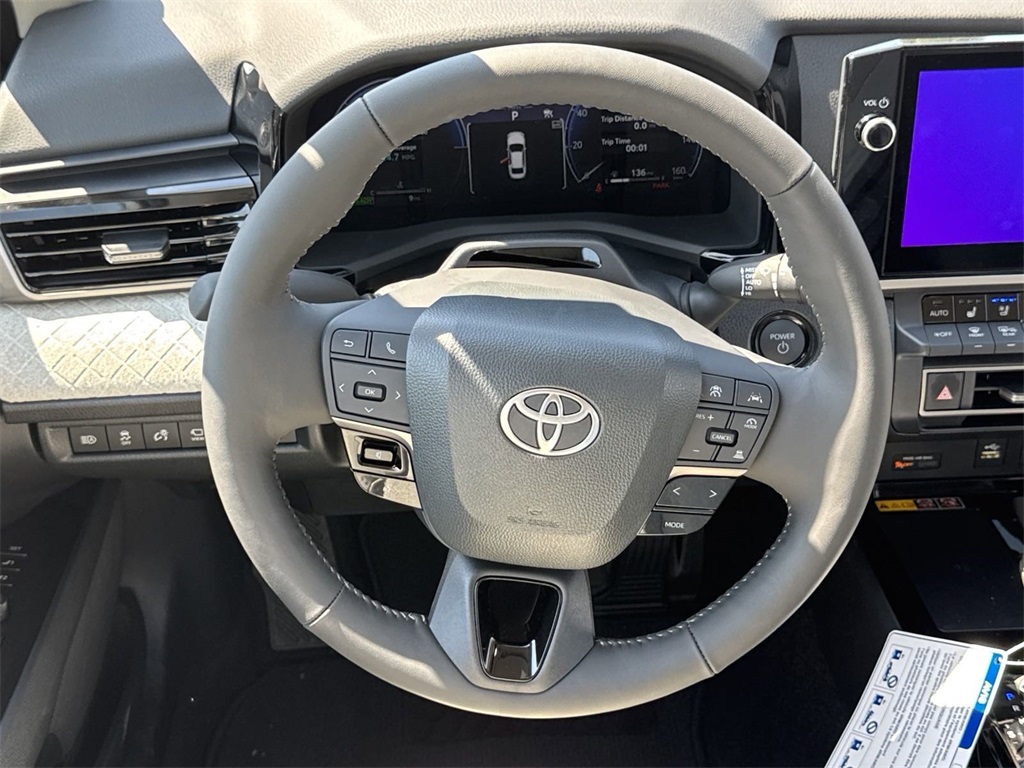 2025 Toyota Camry XLE 14