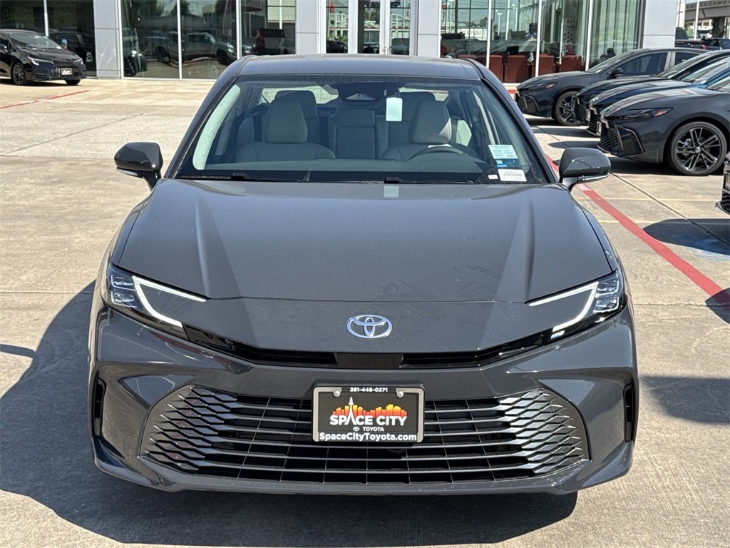 2025 Toyota Camry XLE 4