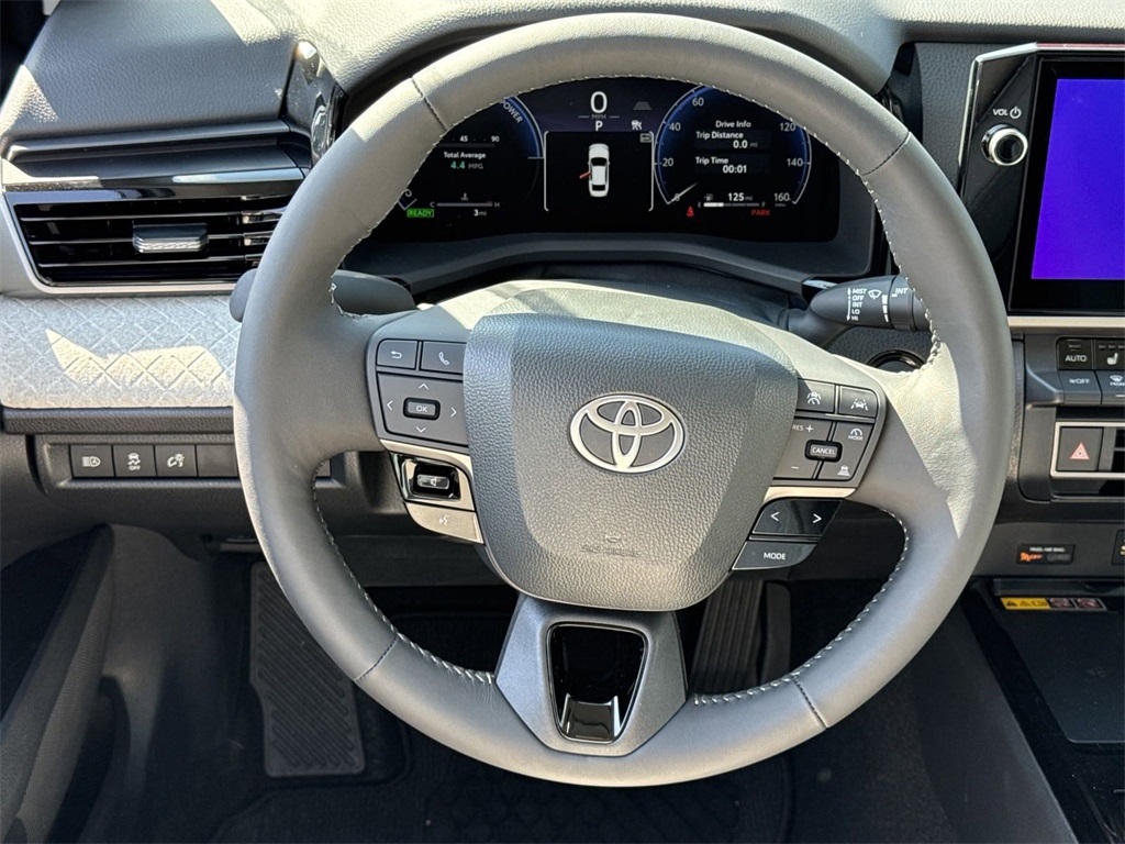 2025 Toyota Camry XLE 13