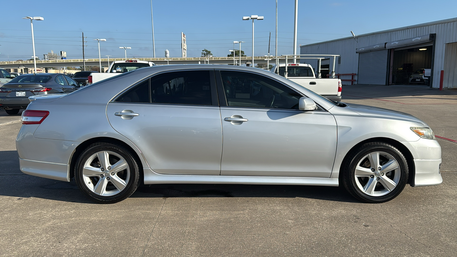 2011 Toyota Camry SE 9